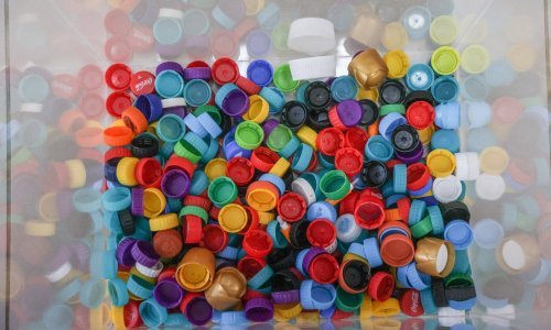 Ti naporni neodvojivi čepovi: Evo zašto su Britanci ogorčeni europskom odlukom