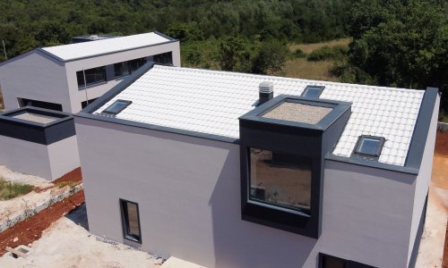 Održiva arhitektura sa stilom: Upoznajte novi bijeli Tondach crijep