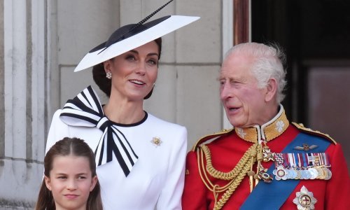 Procurili novi detalji vezani uz zdravlje kralja Charlesa i Kate Middleton