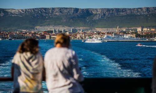 Porastao broj putnika u morskim lukama: U ova 3 grada stiglo ih je najviše