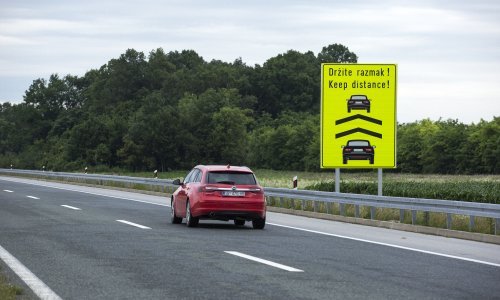 HAK upozorio vozače: Pripazite, srna je na autocesti A5