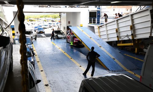 Trajekt Tin Ujević jutros nije isplovio iz Splita. Pukla sajla na rampi?