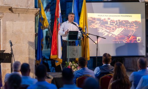 Milanović u Jelsi: Hrvata je sve manje, taj broj neće rasti