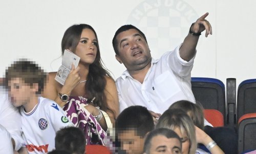 Raquel Mauri bodrila Rakitića: Pogledajte s čime se 'hladila' za vrijeme utakmice