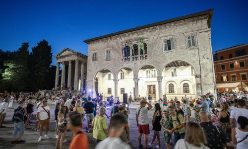 Istarske vile s bazenima prazne, a govori se o rekordnoj sezoni. Što se događa?