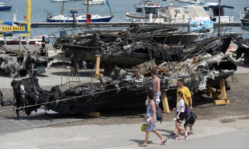 Policija traži tri Ukrajinca koja su u Medulinu spalila 22 plovila