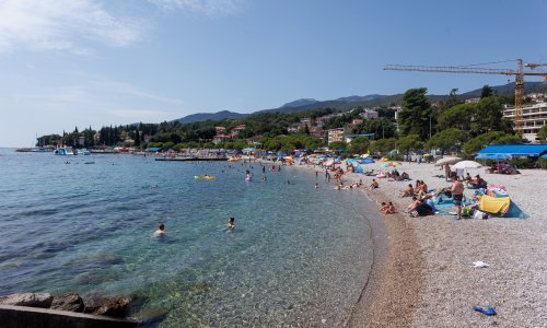 Udarac usred sezone: Na plaži u Ičićima zabranjeno kupanje zbog bakterije