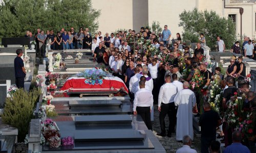 Pokopana dvojica pomoraca stradalih u nesreći na trajektu Lastovo