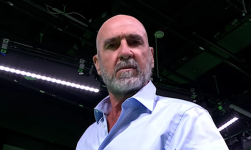 Cantona u svome stilu; skinuo kravatu i sako pa isporučio govor kakav samo on može!