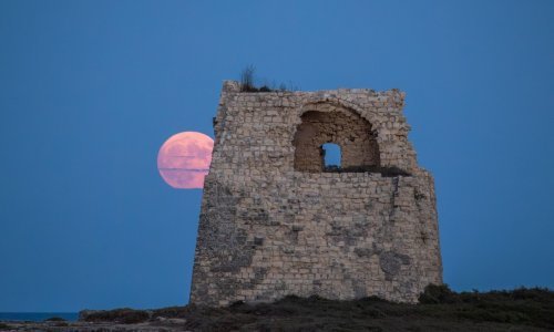 Večeras ćemo svjedočiti fenomenu Plavog Mjeseca, evo što to znači astrološki