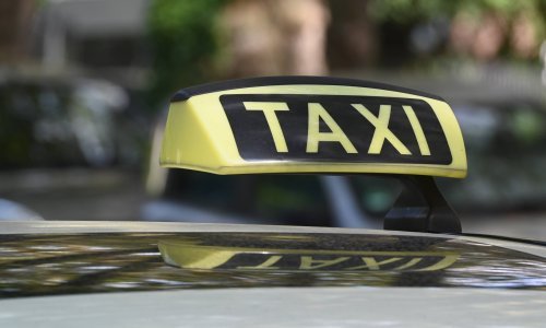 Policija i inspektori u akciji: Kod taksista utvrđeni razni prekršaji