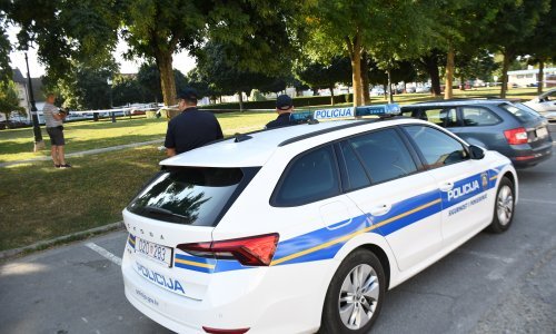 Policajac pijan skrivio prometnu nesreću u Slavoniji, bori se za život