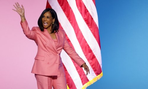 Oduševila izgledom u moćnom odijelu: Sada svi govore o sestri Kamale Harris