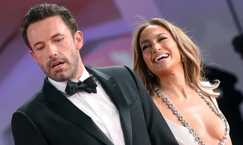 Prijatelji Jennifer Lopez tvrde da je silno pokušavala spasiti brak, ali da Affleck 'ima mrak u sebi'