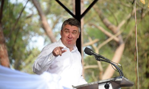 Milanović otvorio Trku na prstenac: 'Ovdje nema onih sukoba kao na političkoj sceni'