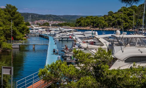 Nekretnine na Paklenim otocima prodane za gotovo 250.000 eura, a evo i kome