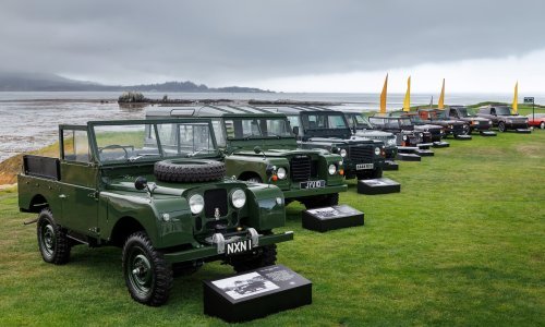 Jedinstvena parada vozila koje je koristila kraljica Elizabeta II: Land Rover Classic pokazao 10 veličanstvenih