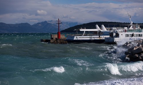 Dionica magistrale zatvorena za dio vozila, u prekidu nekoliko katamaranskih linija