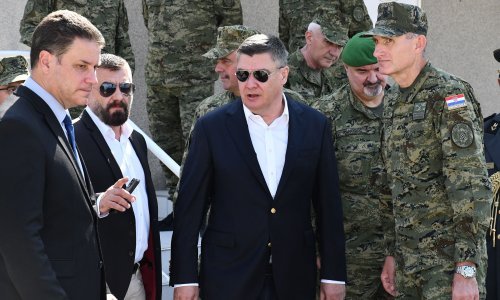 Milanović upozorava: 'Nemojte se igrati s obveznim vojnim rokom'