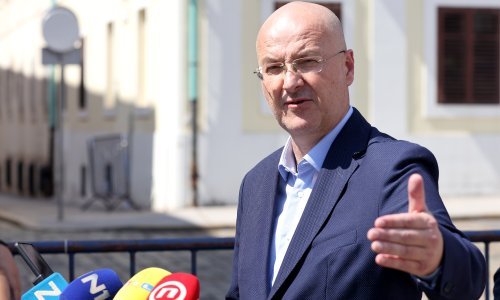 Nakon što se ispisao iz DP-a, Radić najavio osnivanje novog 'političkog okvira'