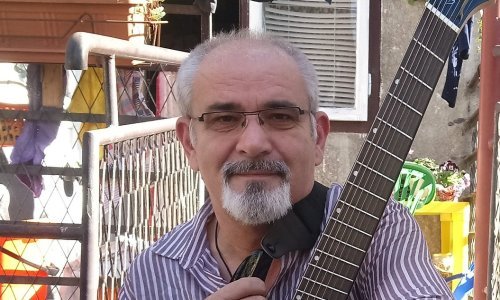 Legendarni domaći glazbenik obilježava 50 godina s glazbom