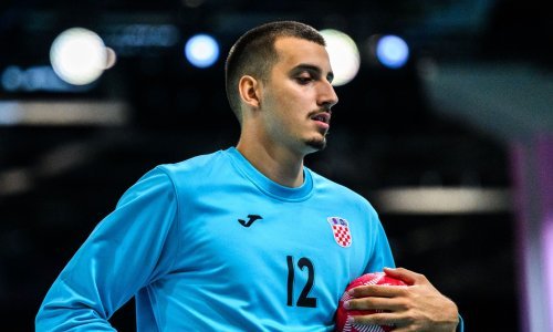 Rapsodija Zagreba. Nakon Zvezde razbijen je i Pelister koji se zaledio na -18