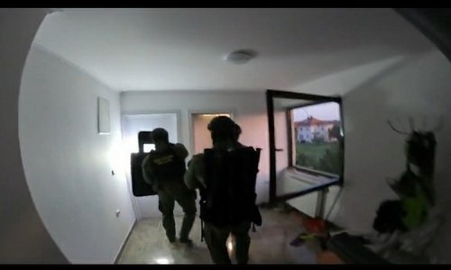 Pogledajte kako je u Sesvetama priveden osuđeni ubojica poznat iz dokumentarca