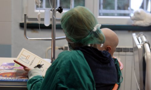 Više od stotinu djece godišnje oboli od raka: Jedan oblik prevladava, a ovo su simptomi