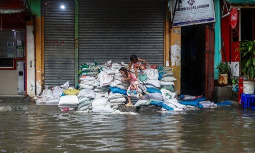 Tropska oluja brzine 75 km/h udarila na Filipine: Poginulo najmanje 13 ljudi