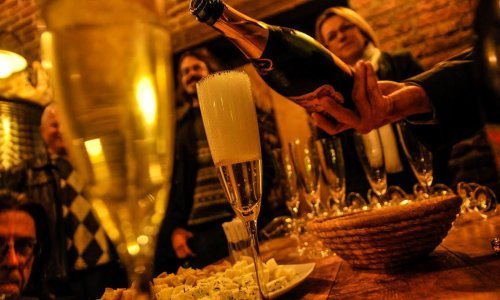 Uz hrvatske pjenušce nazdravljaju Nizozemci, Talijani i Crnogorci