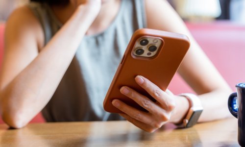 Procurili jezivi detalji: Partner tech divova prisluškuje mobitele korisnika?