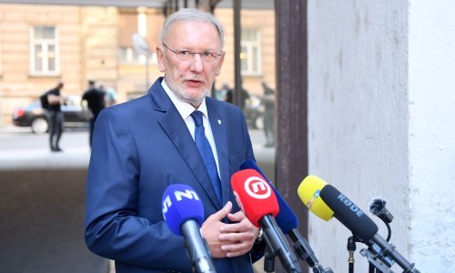 Božinović o Bijelom dugmetu: Izvoditi tu pjesmu danas u Hrvatskoj je degutantno