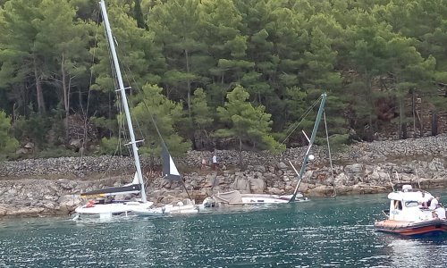 Silovito nevrijeme potopilo najmanje četiri usidrene brodice na Braču