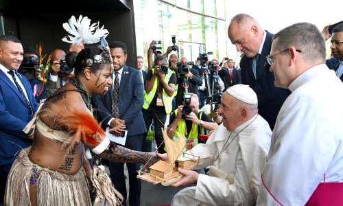 Papa u Papui Novoj Gvineji: Zaustavite plemensko nasilje!