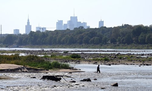 Nikad niža najduža rijeka u Poljskoj: Vodostaj Visle i dalje pada!