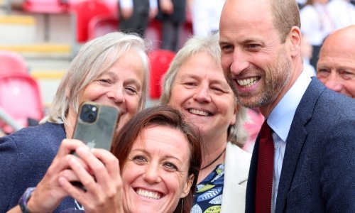 Princ William ne odustaje od novog imidža kojeg je odobrila Kate, ali i obožavateljice