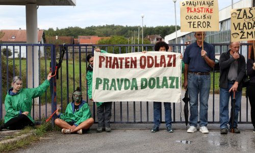 Performans u Vrginmostu: Privremeno zaustavljen rad tvrtke za preradu plastike