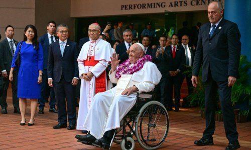 Papa Franjo okončao svoje najduže putovanje: Posjetio i pleme na rubu džungle