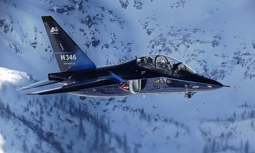 Austrijanci kupuju trenažer koji može služiti kao moderni jurišnik. Evo detalja