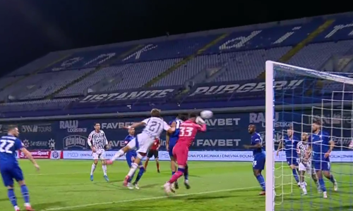 Pogledajte zašto su hajdukovci ostali u šoku; Nevistića 'faulirao' suigrač