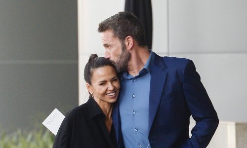 Ova fotografija privukla je veliku pažnju: Ben Affleck 'uhvaćen' u trenutku sa suprugom Matta Damona