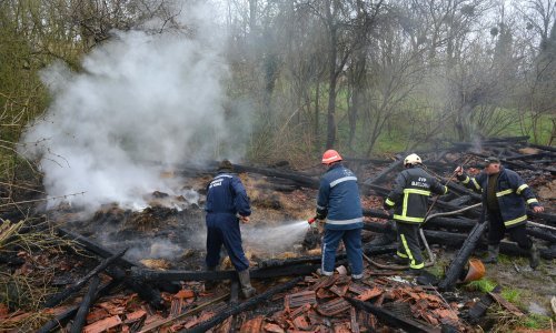 Zapalio mu se sjenik, vatrogasci gasili požar, a onda je eksplodirala bomba