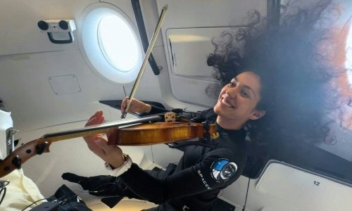 Sarah Gillis se nakon svemirske šetnje ponovno upisala u povijest i zasvirala poznatu skladbu