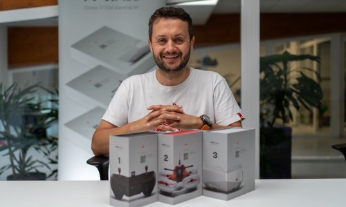 Orqa predstavila STEM edukacijski komplet