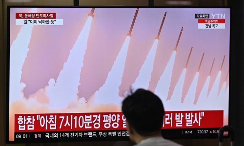 Sjevernokorejski vojnici idu na na prve linije, sprema se lansiranje satelita