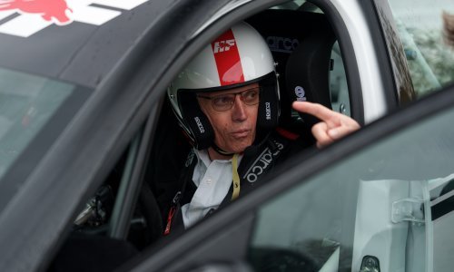 Šef Stellantisa Carlos Tavares za volanom Lancije Ypsilon Rally4 HF