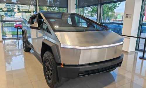 Tesla Cybertruck izbliza: Proučili smo uživo ovo čudo od automobila!