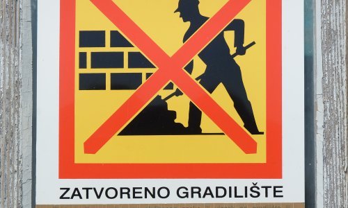 Građevinski inspektori češljaju Krk: Prisilno se uklanjaju 43 objekta