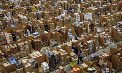 Amazon tjera radnike u urede, oni odgovorili: 'Nećemo se voziti, dajemo otkaze!'
