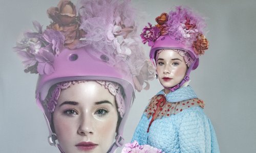 Prva premijera i tribina u Žar ptici